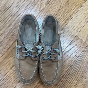 Sperry women’s boat shoes